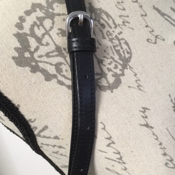 Vera Bradley Turn Lock Shoulder Crossbody Bag in Midnight Paisley - Picture 8 of 13